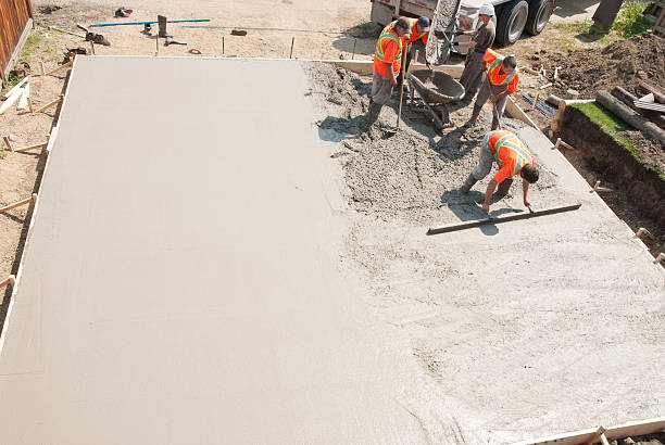 Best Custom Concrete Contractor  in Tara Hills, CA